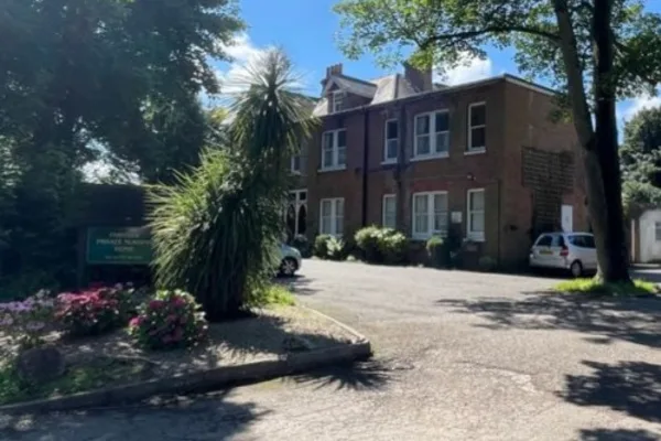 courtyard garden at Parkside Nursing Home, Banstead